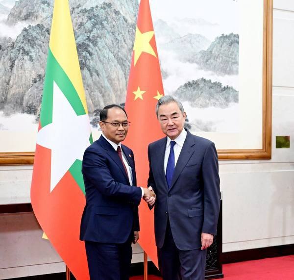 王毅同缅甸外长丁貌瑞会谈